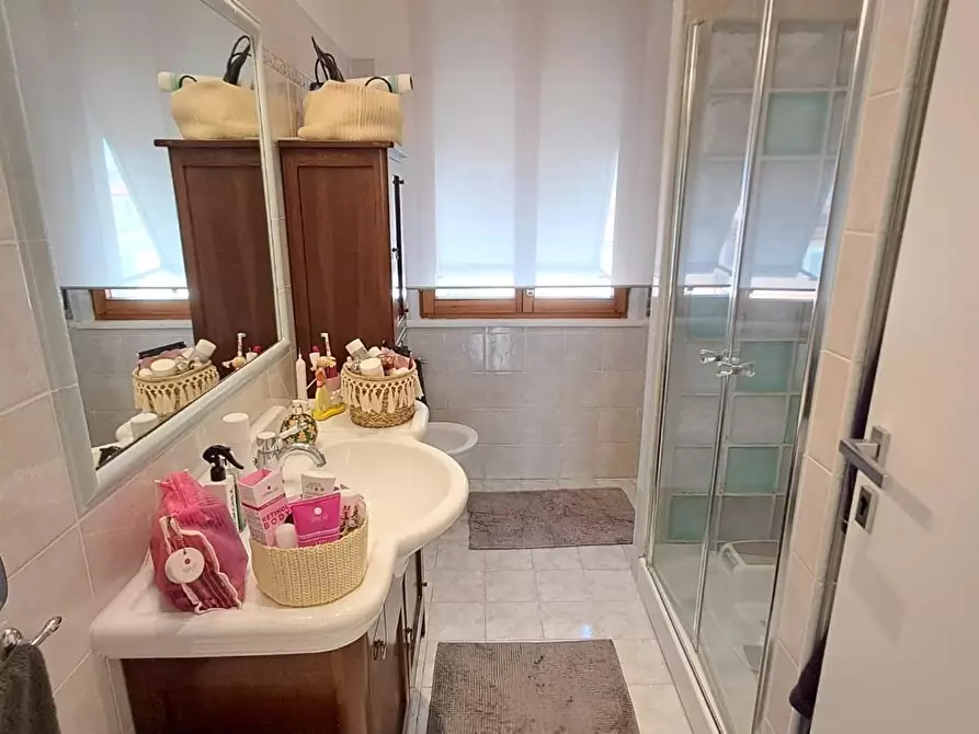 Immagine 9 di Appartamento in vendita  a Cecina