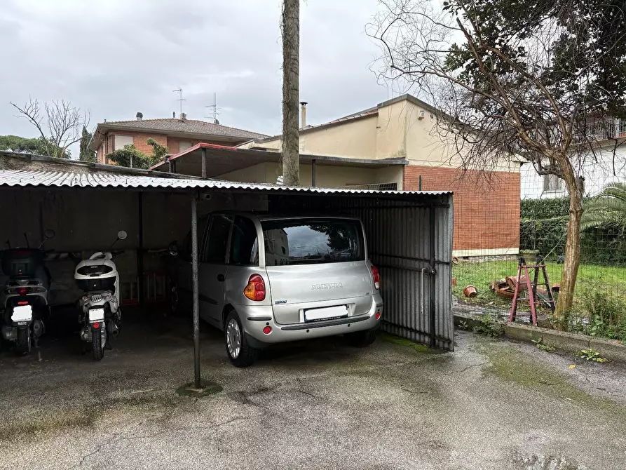 Immagine 16 di Appartamento in vendita  a Pisa