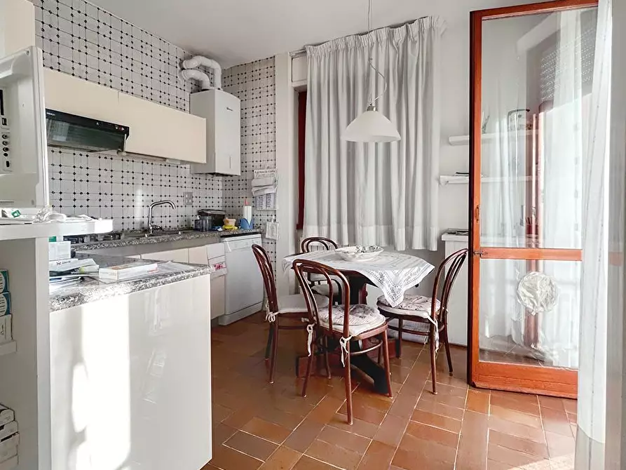 Immagine 11 di Appartamento in vendita  a Livorno