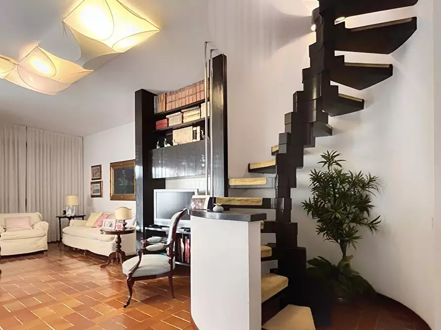 Immagine 24 di Appartamento in vendita  a Livorno