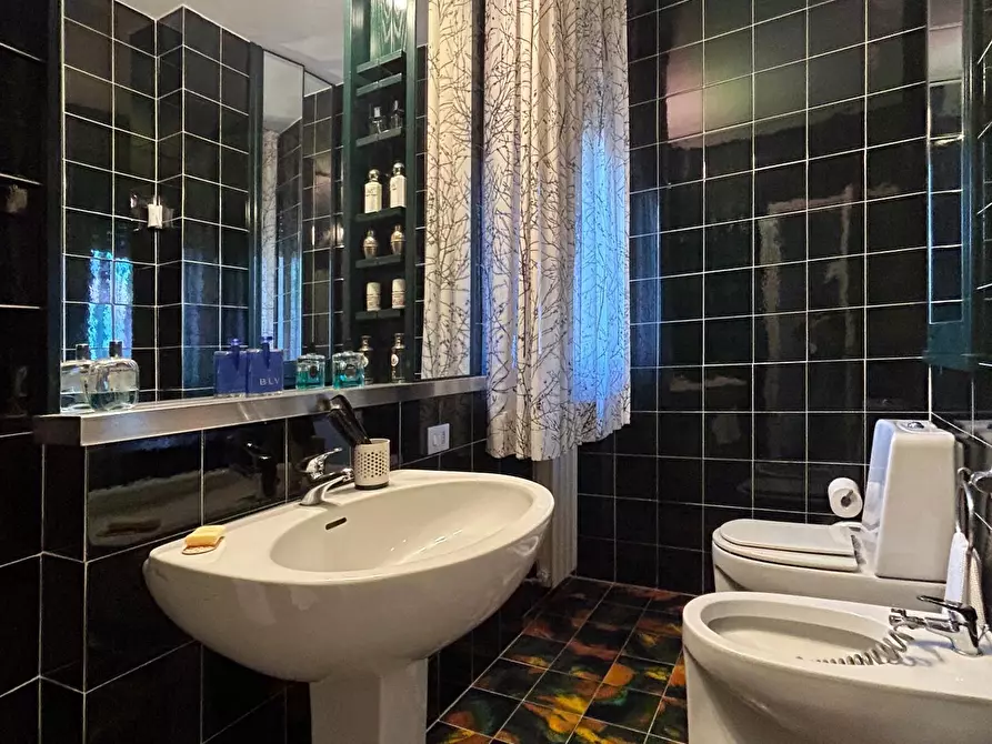 Immagine 22 di Appartamento in vendita  a Livorno