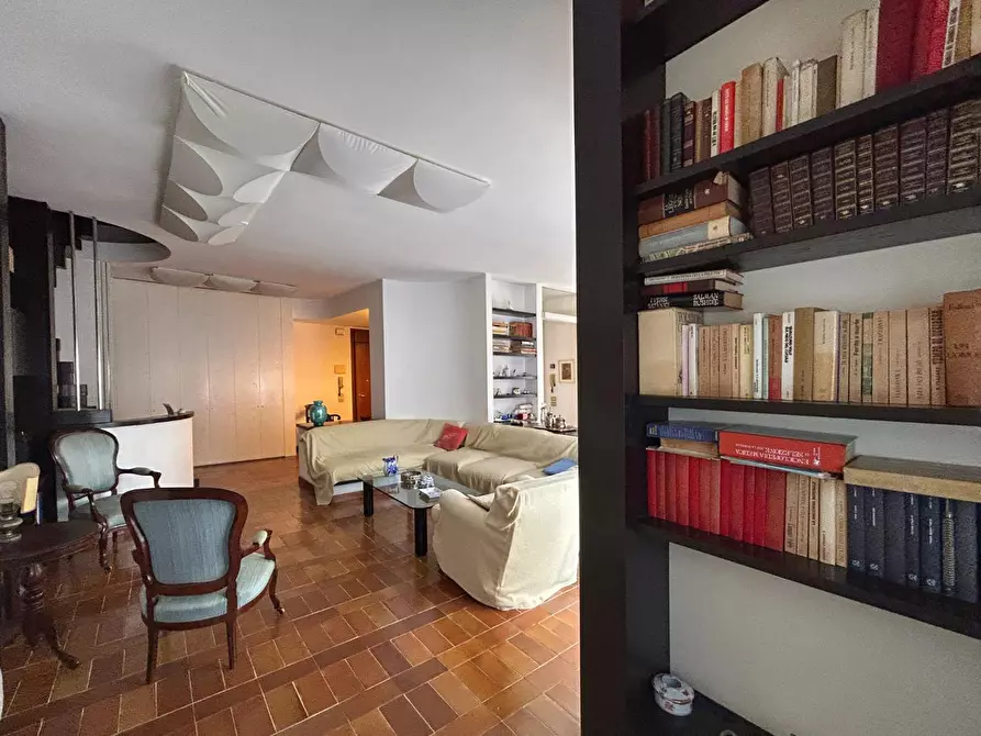 Immagine 9 di Appartamento in vendita  a Livorno