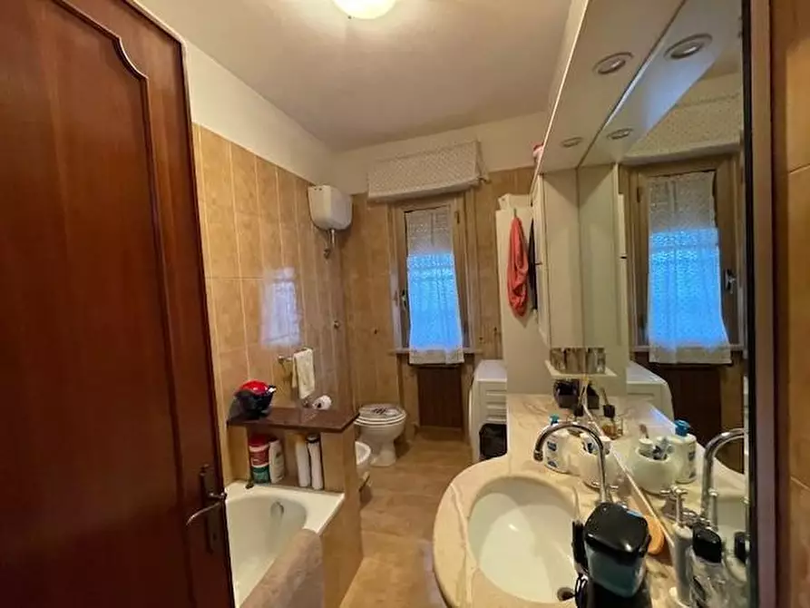 Immagine 10 di Appartamento in vendita  a Pisa