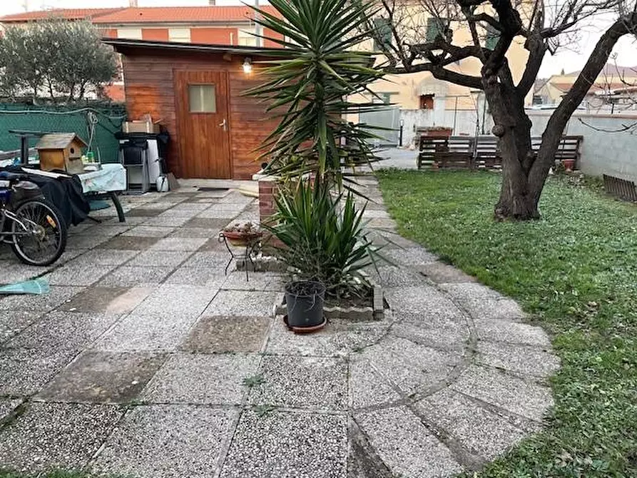 Immagine 11 di Appartamento in vendita  a Pisa