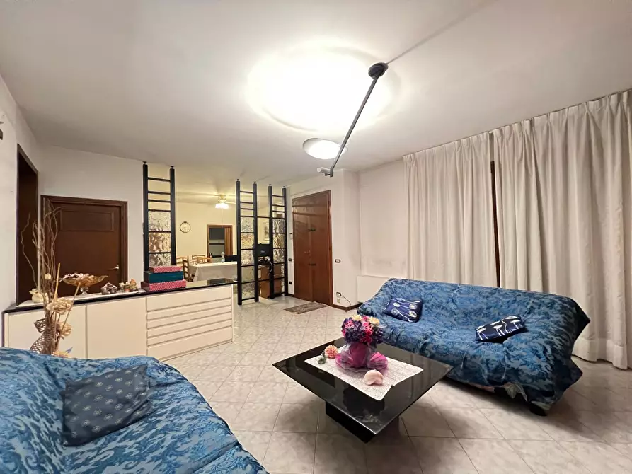 Immagine 17 di Villa in vendita  a Cerreto Guidi