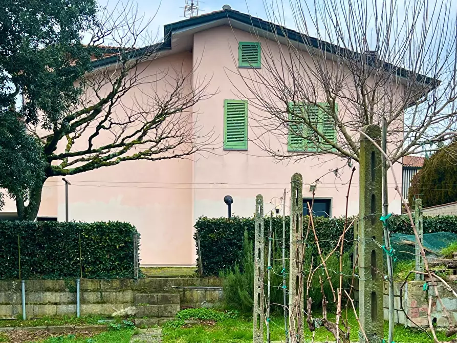 Immagine 4 di Villa in vendita  a Cerreto Guidi
