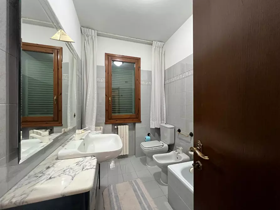 Immagine 27 di Villa in vendita  a Cerreto Guidi