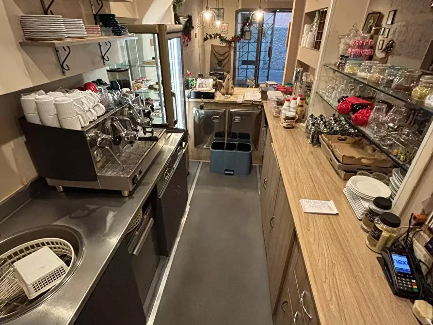 Immagine 11 di Attività commerciale in vendita  a Empoli