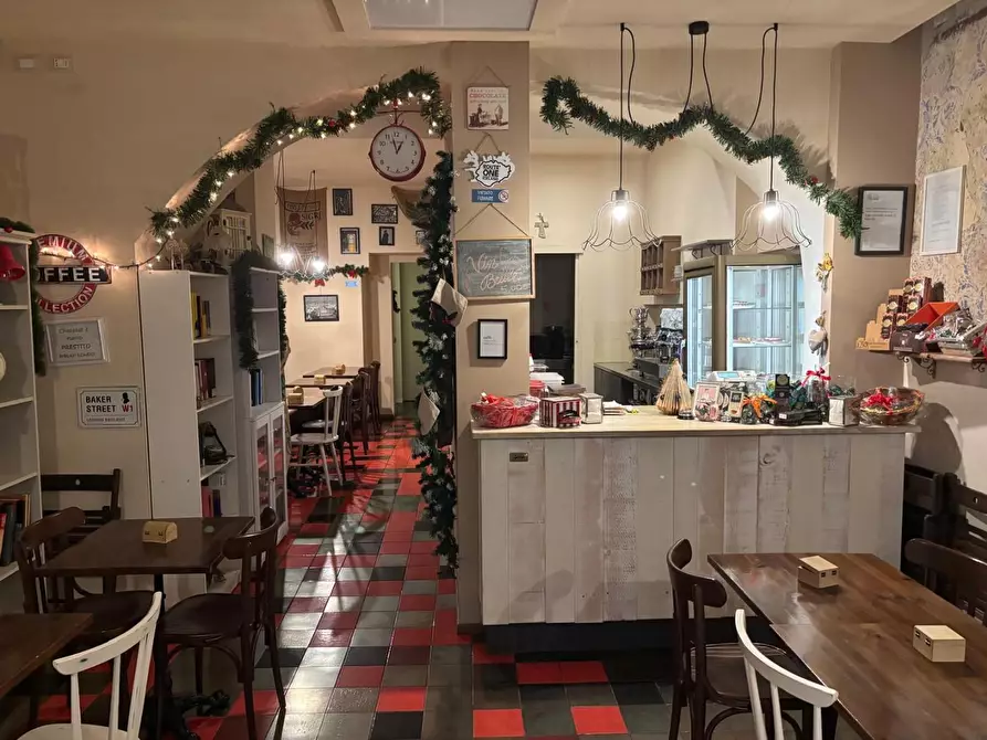 Immagine 2 di Attività commerciale in vendita  a Empoli