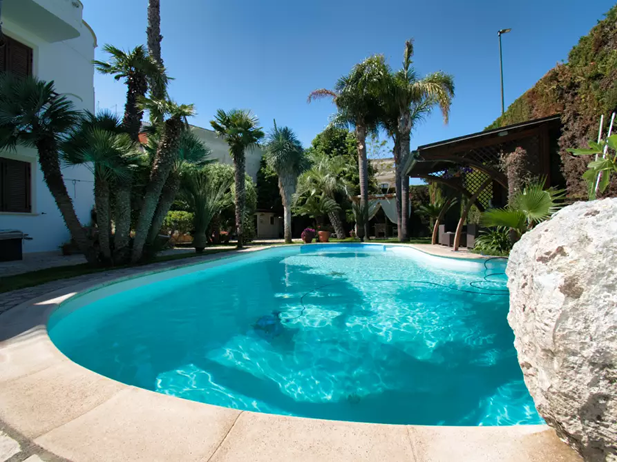 Immagine 7 di Villa in vendita  a Galatone