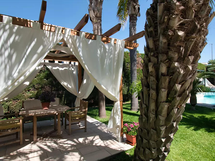 Immagine 3 di Villa in vendita  a Galatone