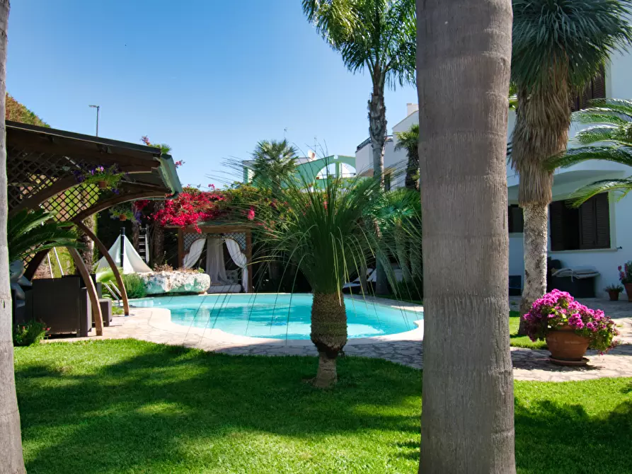 Immagine 8 di Villa in vendita  a Galatone