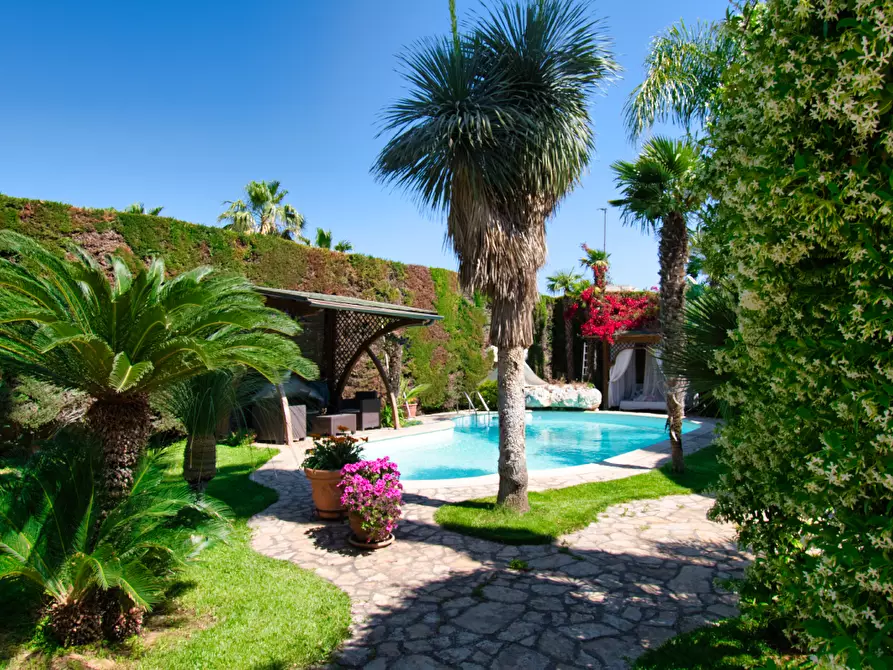 Immagine 1 di Villa in vendita  a Galatone