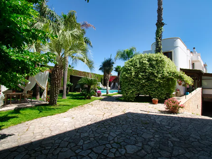 Immagine 28 di Villa in vendita  a Galatone