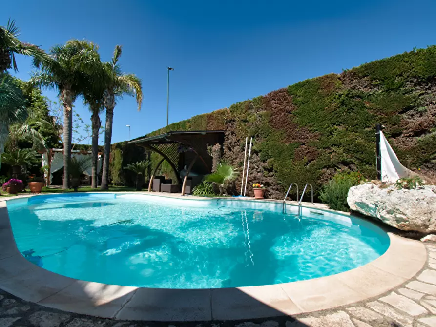 Immagine 2 di Villa in vendita  a Galatone