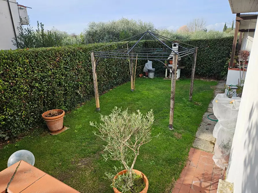 Immagine 19 di Casa bifamiliare in vendita  a San Giuliano Terme