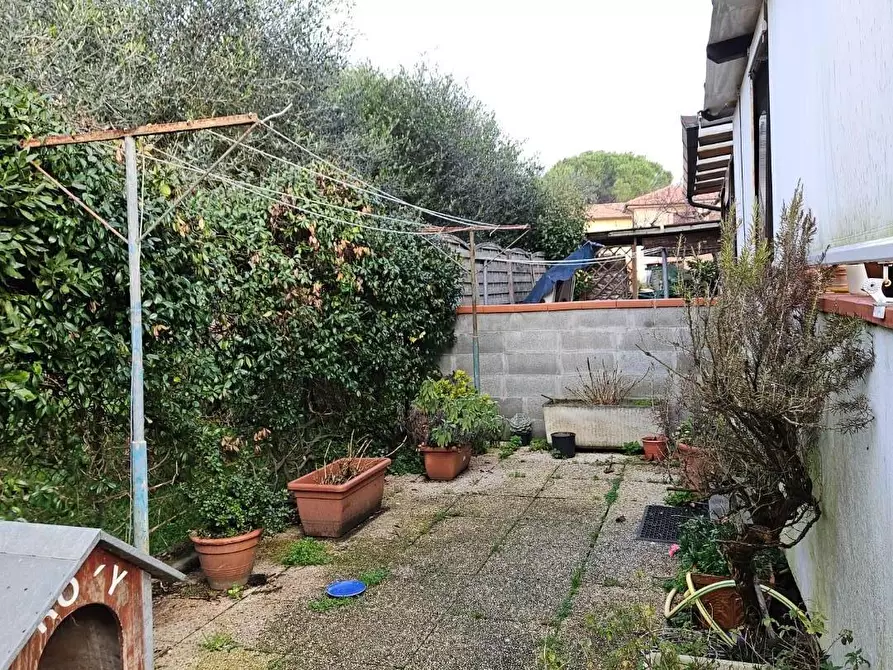 Immagine 17 di Casa bifamiliare in vendita  a San Giuliano Terme