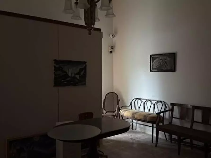 Immagine 3 di Villa in vendita  a Carrara