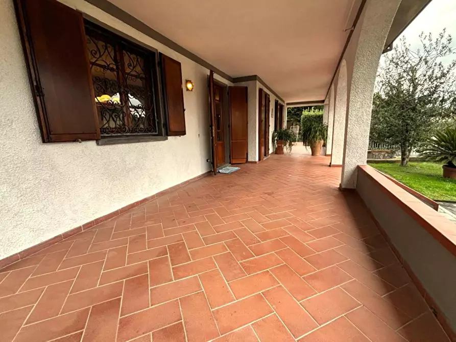 Immagine 10 di Villa in vendita  a Camaiore