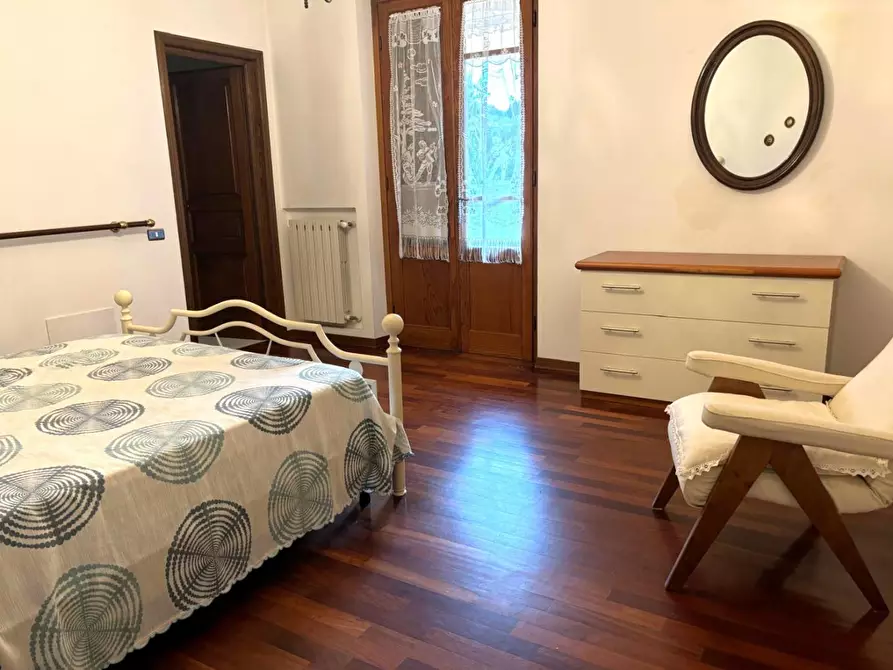 Immagine 11 di Villa in vendita  a Camaiore