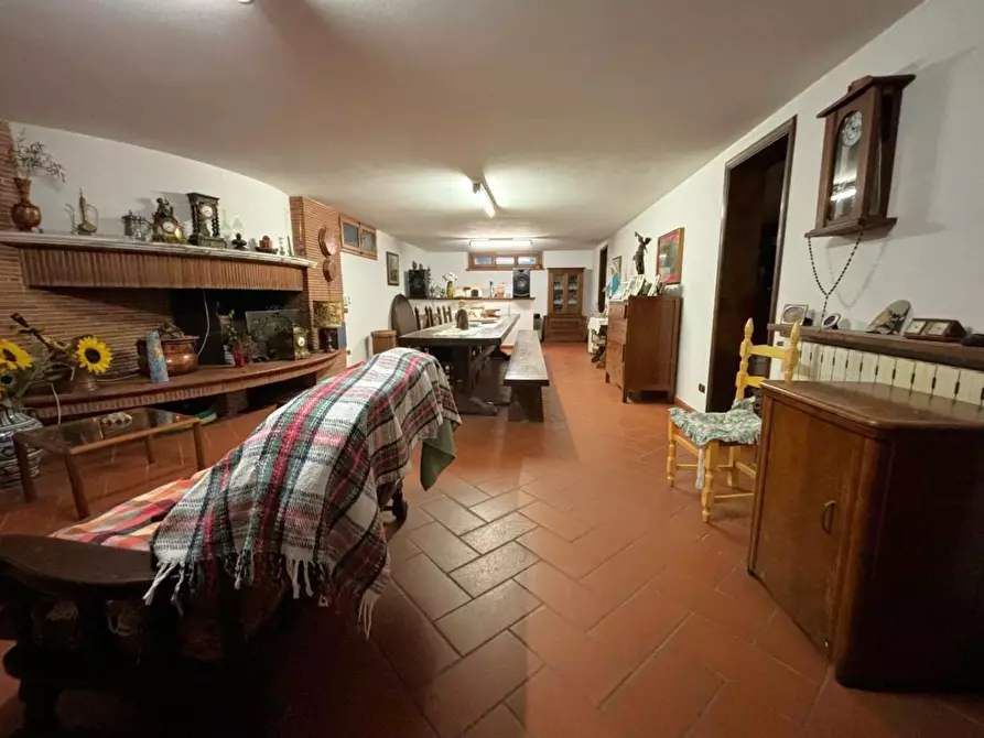 Immagine 19 di Villa in vendita  a Camaiore