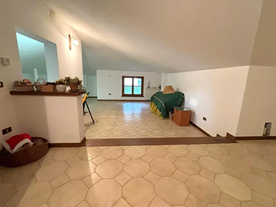 Immagine 26 di Villa in vendita  a Camaiore