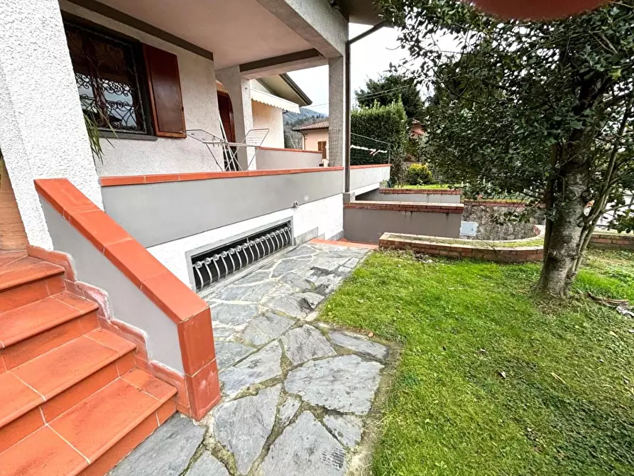 Immagine 29 di Villa in vendita  a Camaiore