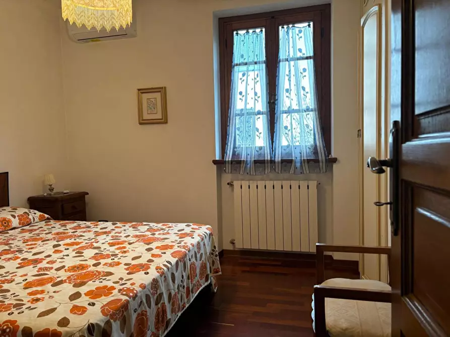 Immagine 17 di Villa in vendita  a Camaiore