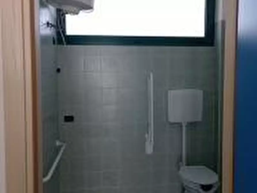 Immagine 7 di Locale commerciale in affitto  a Pisa