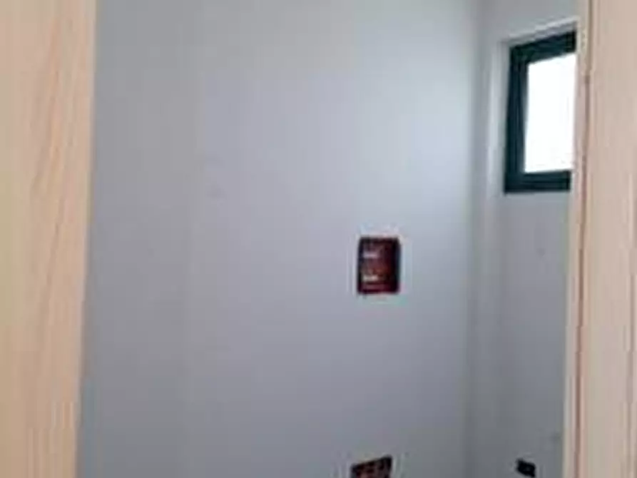 Immagine 6 di Locale commerciale in affitto  a Pisa