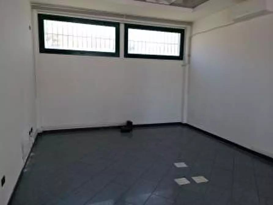 Immagine 4 di Locale commerciale in affitto  a Pisa