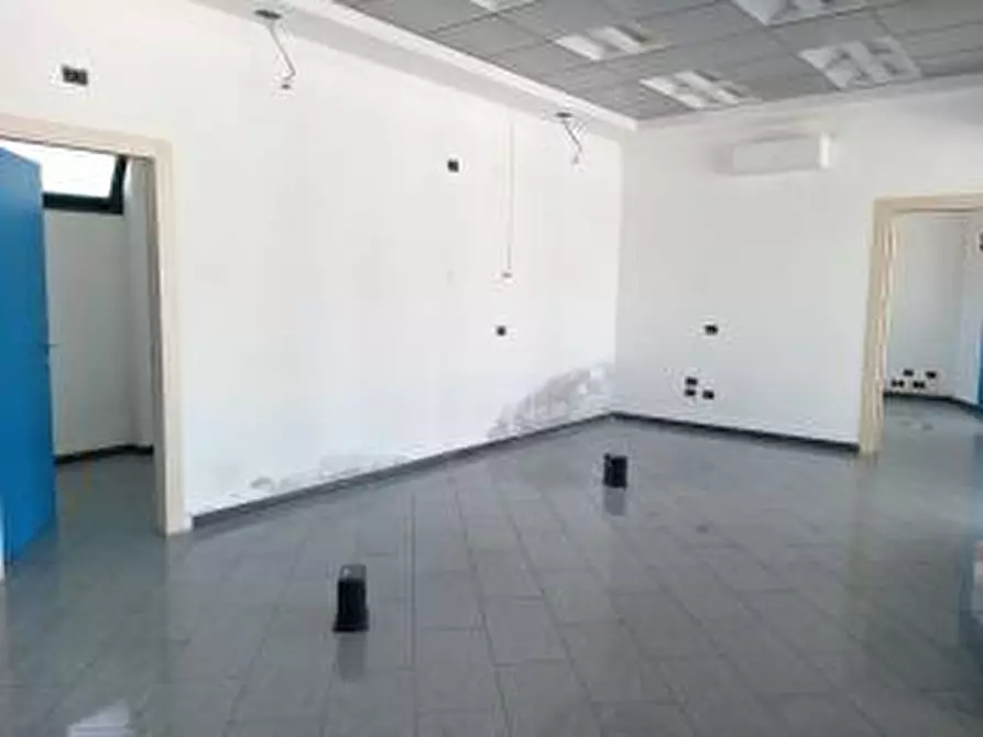 Immagine 8 di Locale commerciale in affitto  a Pisa