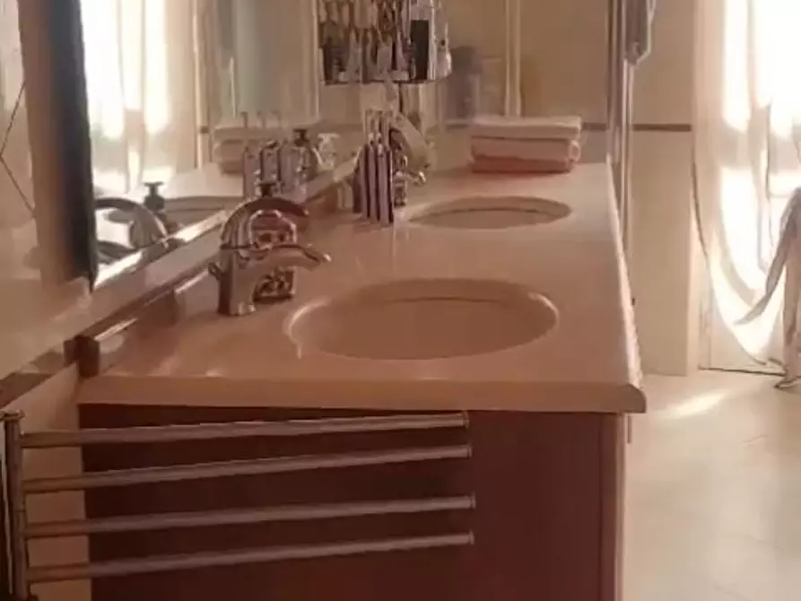 Immagine 13 di Appartamento in vendita  a Massa