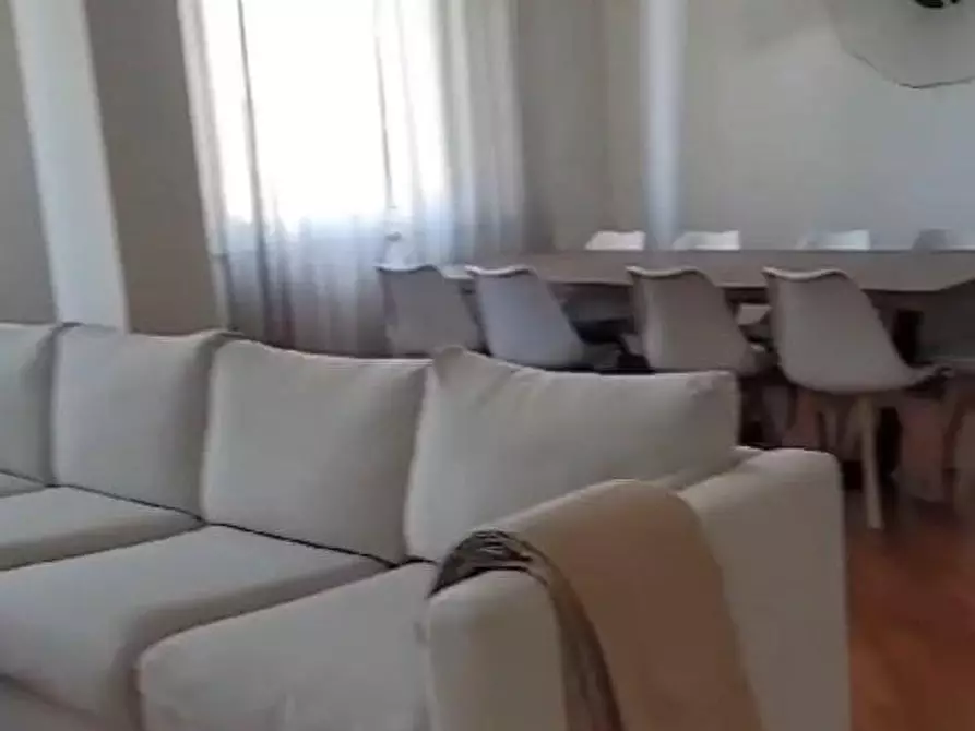 Immagine 10 di Appartamento in vendita  a Massa