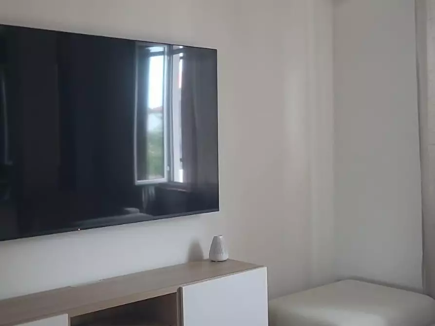 Immagine 11 di Appartamento in vendita  a Massa