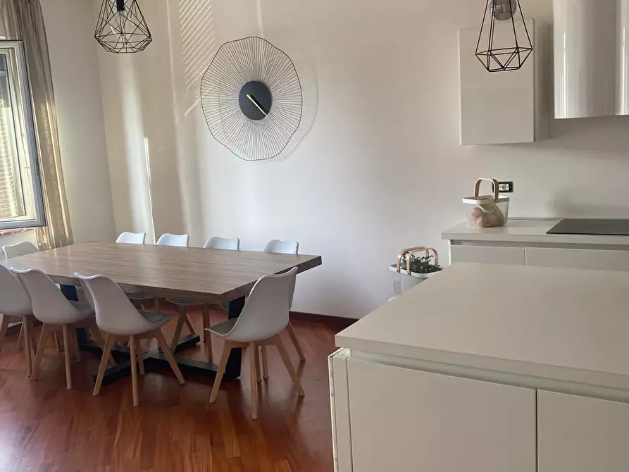 Immagine 3 di Appartamento in vendita  a Massa