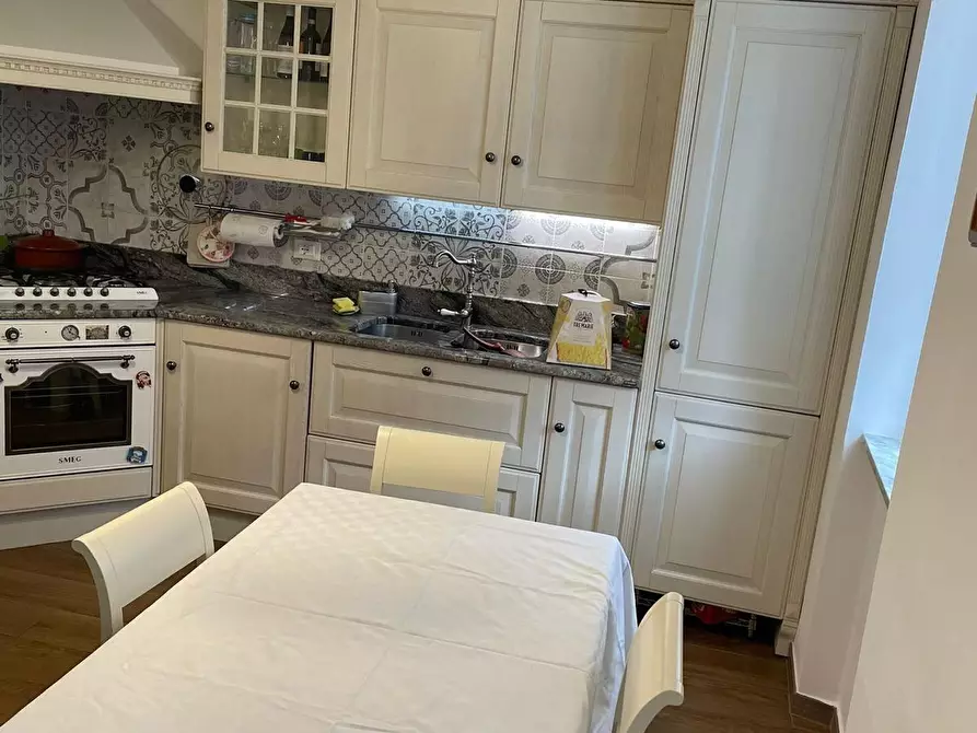 Immagine 4 di Appartamento in vendita  a Lucca