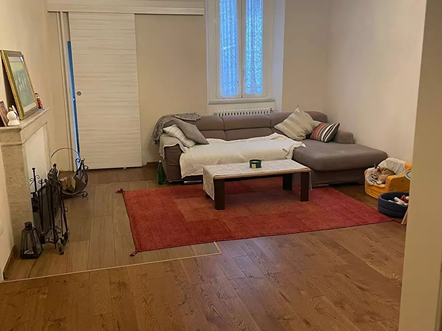 Immagine 2 di Appartamento in vendita  a Lucca