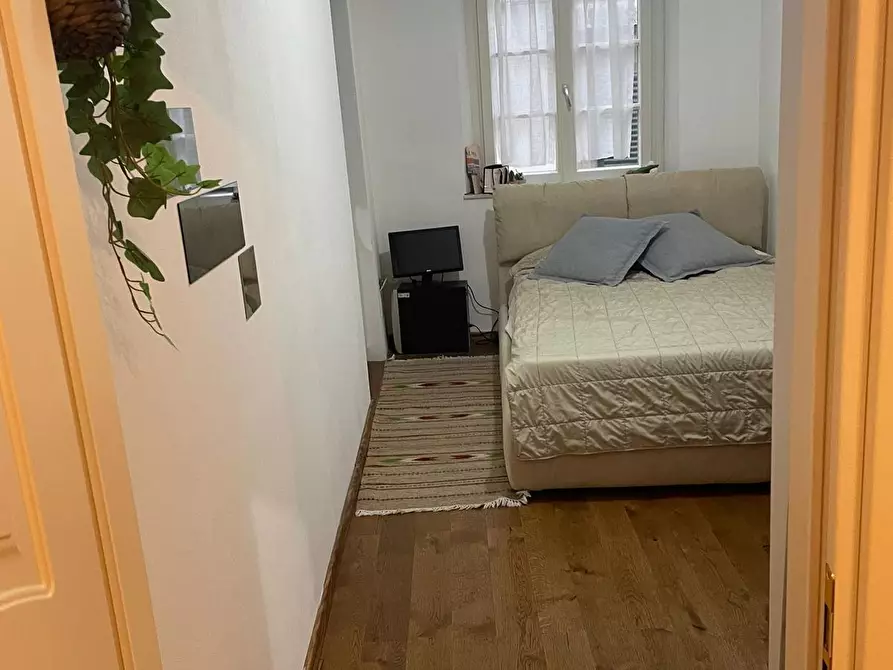 Immagine 14 di Appartamento in vendita  a Lucca