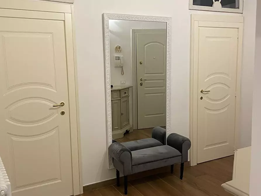 Immagine 9 di Appartamento in vendita  a Lucca