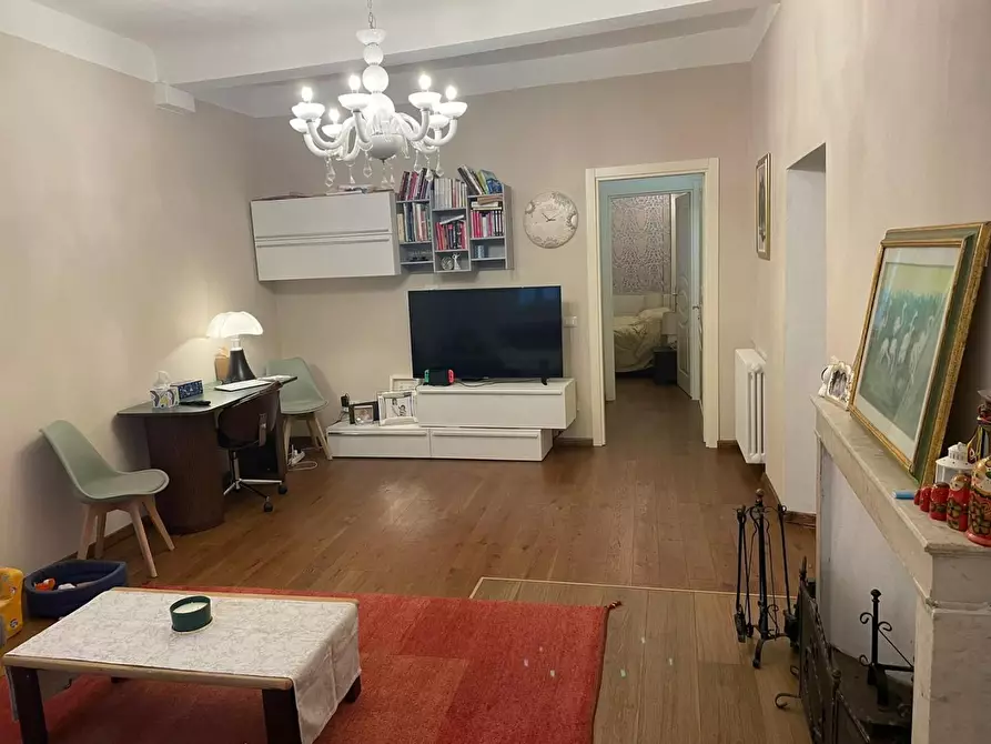 Immagine 1 di Appartamento in vendita  a Lucca