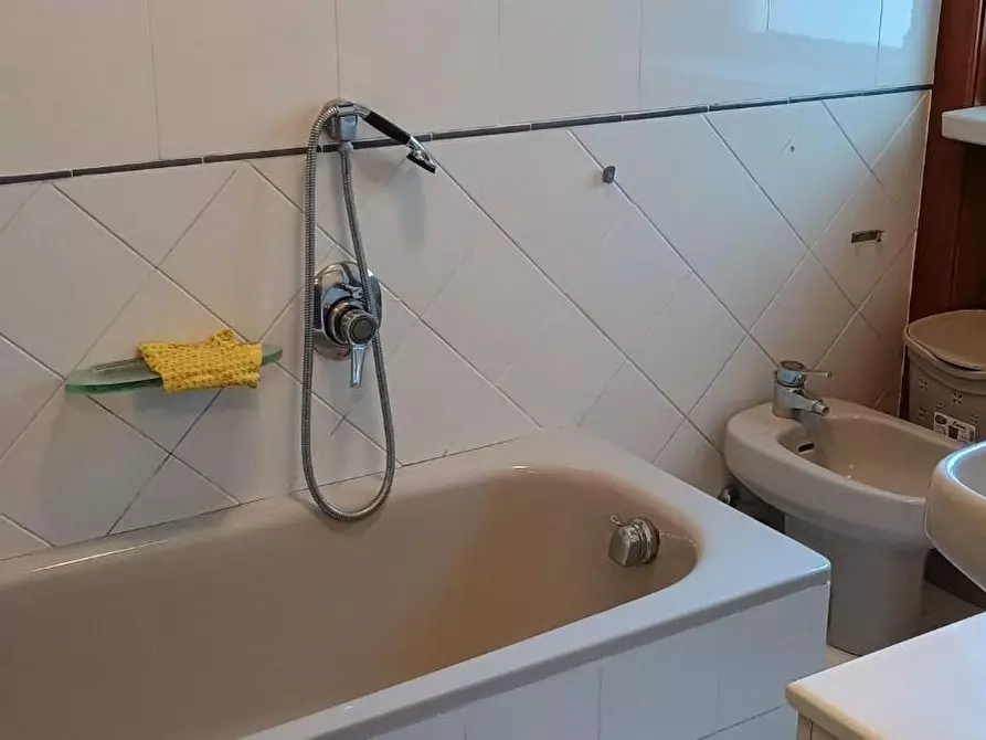 Immagine 7 di Appartamento in vendita  a Viareggio