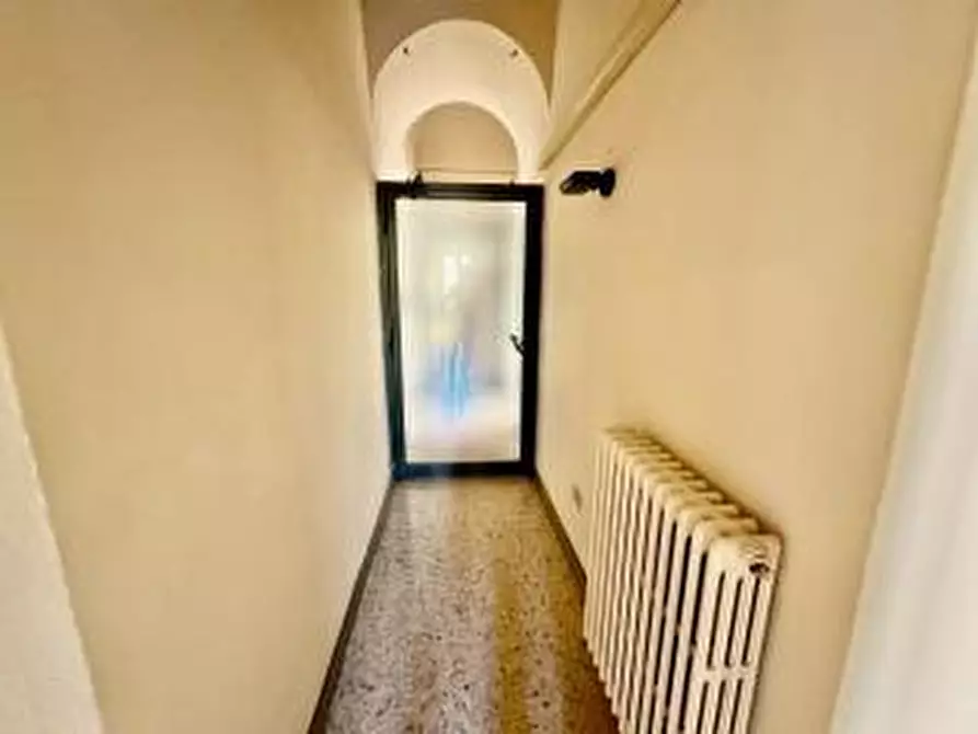 Immagine 10 di Ufficio in affitto  a Pontedera