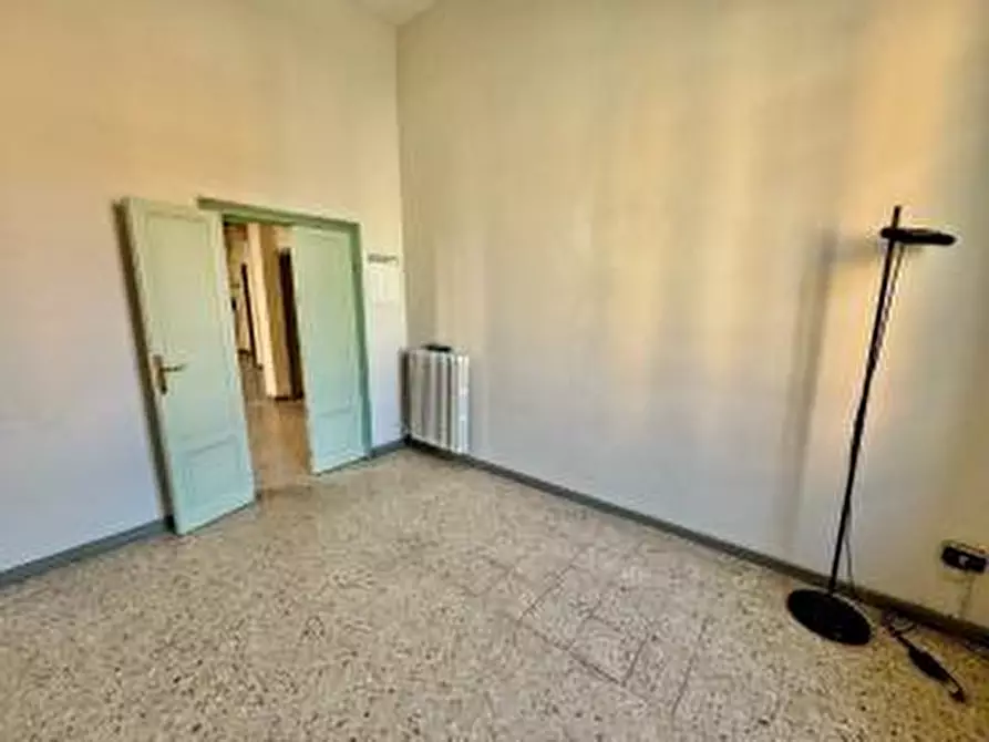 Immagine 13 di Ufficio in affitto  a Pontedera