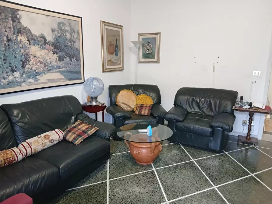 Immagine 3 di Appartamento in vendita  a Livorno