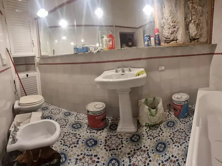 Immagine 22 di Appartamento in vendita  a Livorno