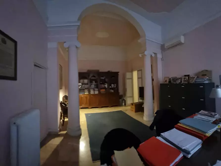 Immagine 19 di Appartamento in vendita  a Livorno