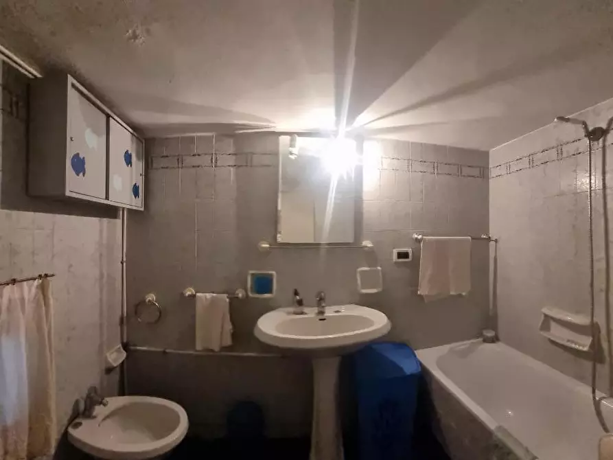 Immagine 36 di Appartamento in vendita  a Livorno