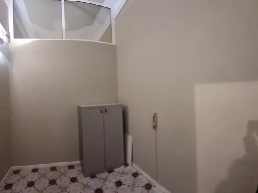 Immagine 13 di Appartamento in vendita  a Livorno