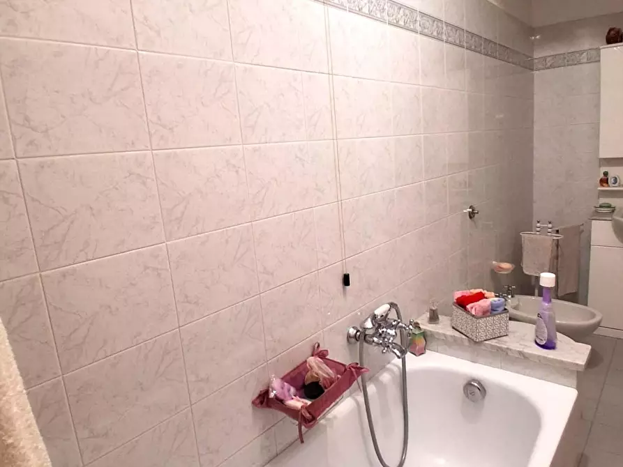 Immagine 21 di Casa semindipendente in vendita  a Capannori